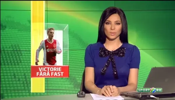 Scene HORROR la meciul Ajax-Barcelona; un fan a cazut din tribuna si este intr-o stare foarte grava! VIDEO