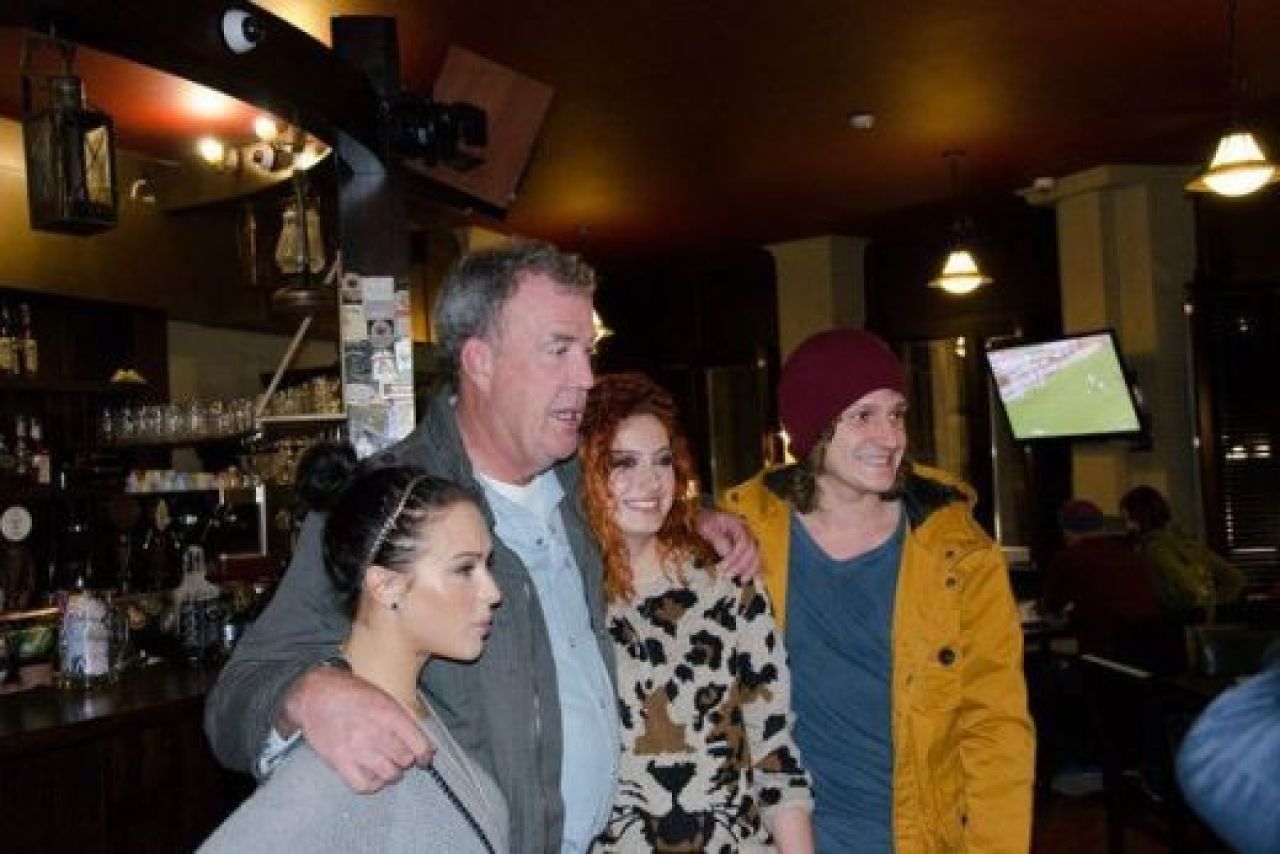 SUPER FOTO: Top Gear filmeaza langa Romania! N-o sa-ti vina sa crezi in ce masina au fost surprinsi prezentatorii: _4