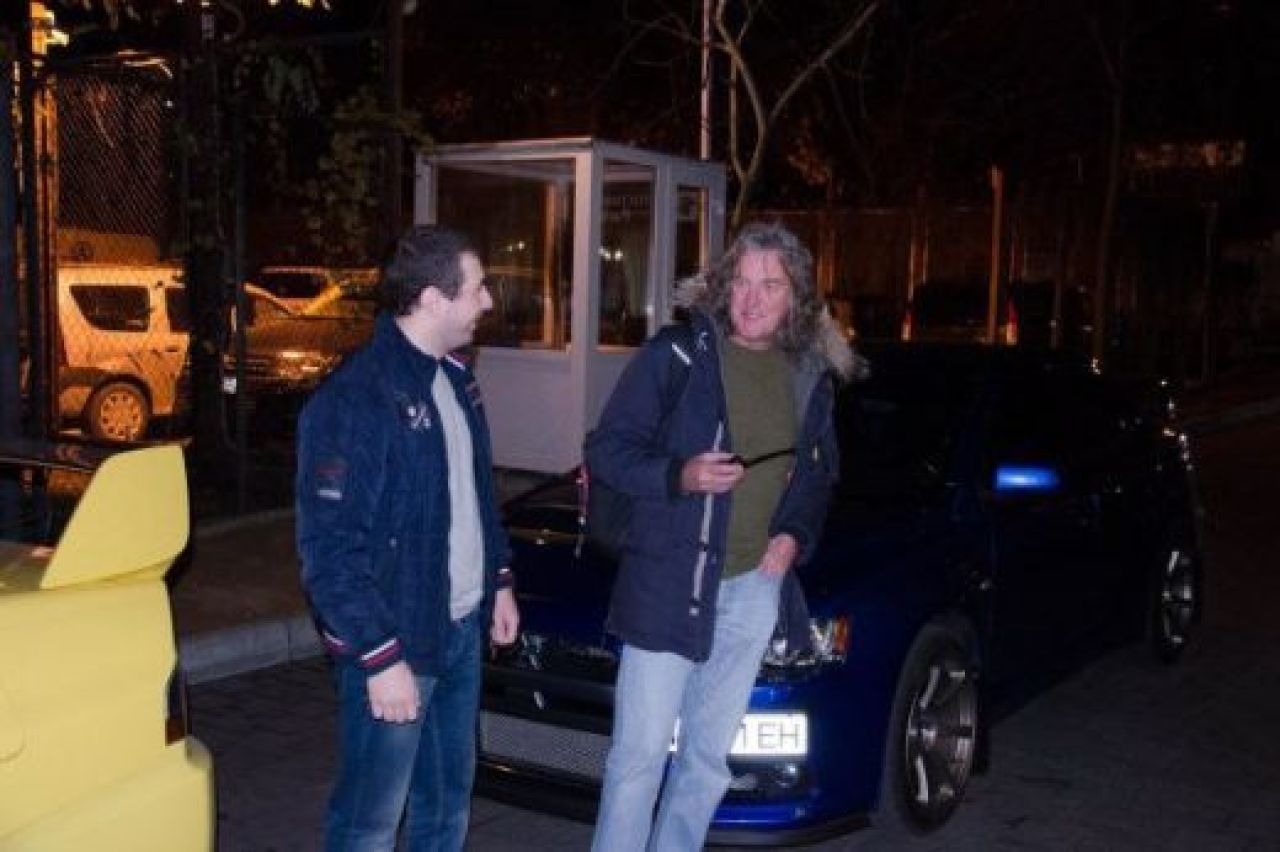 SUPER FOTO: Top Gear filmeaza langa Romania! N-o sa-ti vina sa crezi in ce masina au fost surprinsi prezentatorii: _8