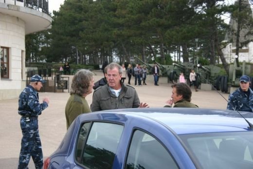 SUPER FOTO: Top Gear filmeaza langa Romania! N-o sa-ti vina sa crezi in ce masina au fost surprinsi prezentatorii: _21