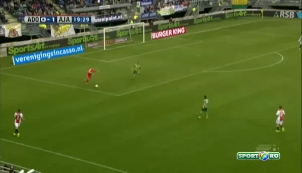 VIDEO INCREDIBIL! Portarul degajeaza, apoi se intampla ASTA! Ce i-a facut un MACELAR portarului