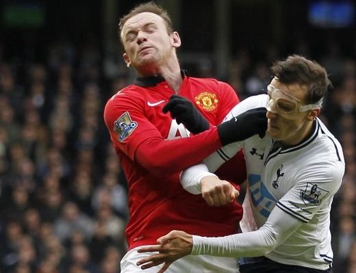 Cadoul romanilor de 1 Decembrie! Chiriches, omul meciului cu Manchester United! Ce spune Villas Boas despre faza penalty-ului!