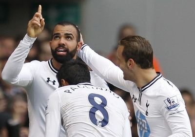 Sandro i-a pacalit pe suporterii lui Spurs dupa meci! Ce farsa le-a pregatit colegul lui Chiriches la iesirea de la vestiare: VIDEO