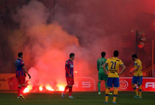 ULTIMA ORA! Peluza Stelei, INCHISA pana in 2014! Sanctiuni dure dupa meciul cu Petrolul!