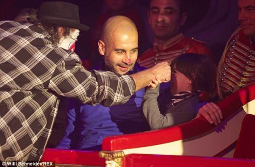 Guardiola a transformat fundasii in clovni! Acum s-a dus sa vada cum arata cu adevarat un comediant! Cum s-a distrat antrenorul aseara: FOTO_3