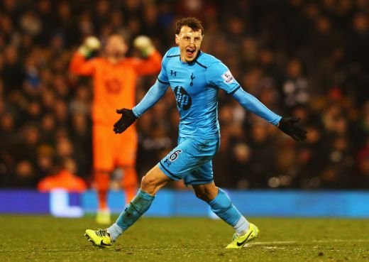 A-nceput CHIRIMANIA! Fanii lui Tottenham nu mai stiu cum sa-l laude pe fundas: Nu-l mai scoate nimeni din echipa! ; Cel mai tare transfer! &nbsp;