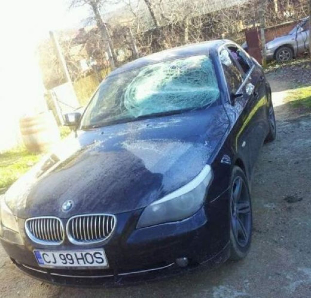 FOTO HORROR! Fotbalist englez, batut crunt in Romania! I-au dat cu toporul in cap si i-au distrus masina! Imagini incredibile:_1