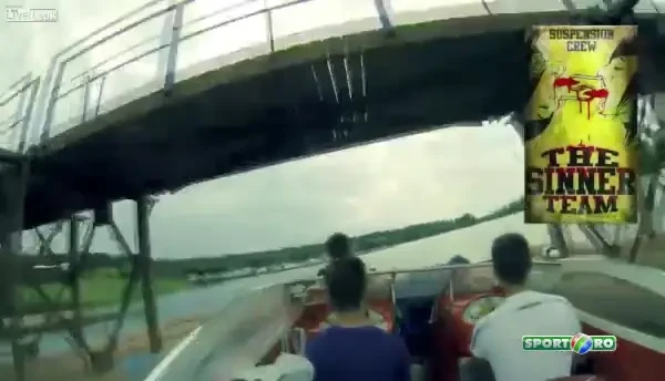 IREAL! Ei sunt cei mai NEBUNI oameni de pe planeta: bungee jumping EXTREM! Video uluitor: