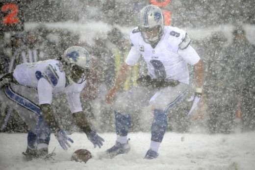 Conditii INCREDIBILE! Un meci din NFL s-a jucat pe un teren IMPOSIBIL: Zapada era pana la glezne! FOTO_2