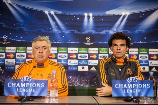 Ancelotti si Pepe, SOCATI la conferinta de presa de la Copenhaga! Protest incredibil! Ce au facut mai multi activisti Greenpeace: FOTO_2