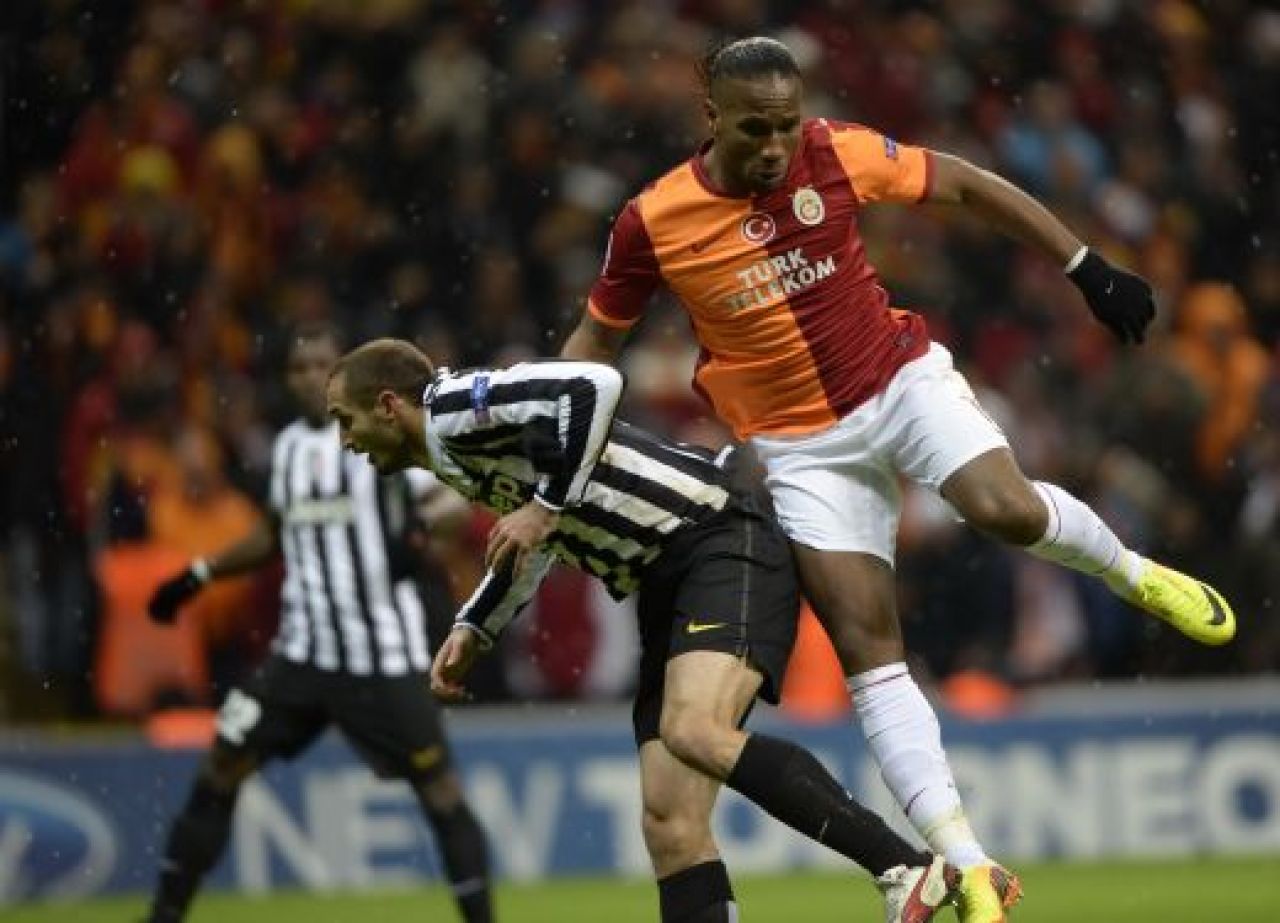 '31 Galatasaray 0-0 Juventus! Terenul a fost acoperit cu zapada in doar 10 de minute! Meciul a fost AMANAT pentru miercuri! FOTO_3
