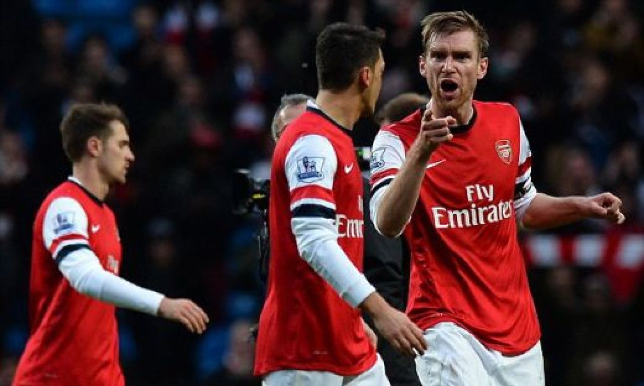 SCANDAL dupa infrangerea cu City! Doi jucatori s-au certat pe teren! Ce i-a reprosat Mertesacker lui Ozil:_3