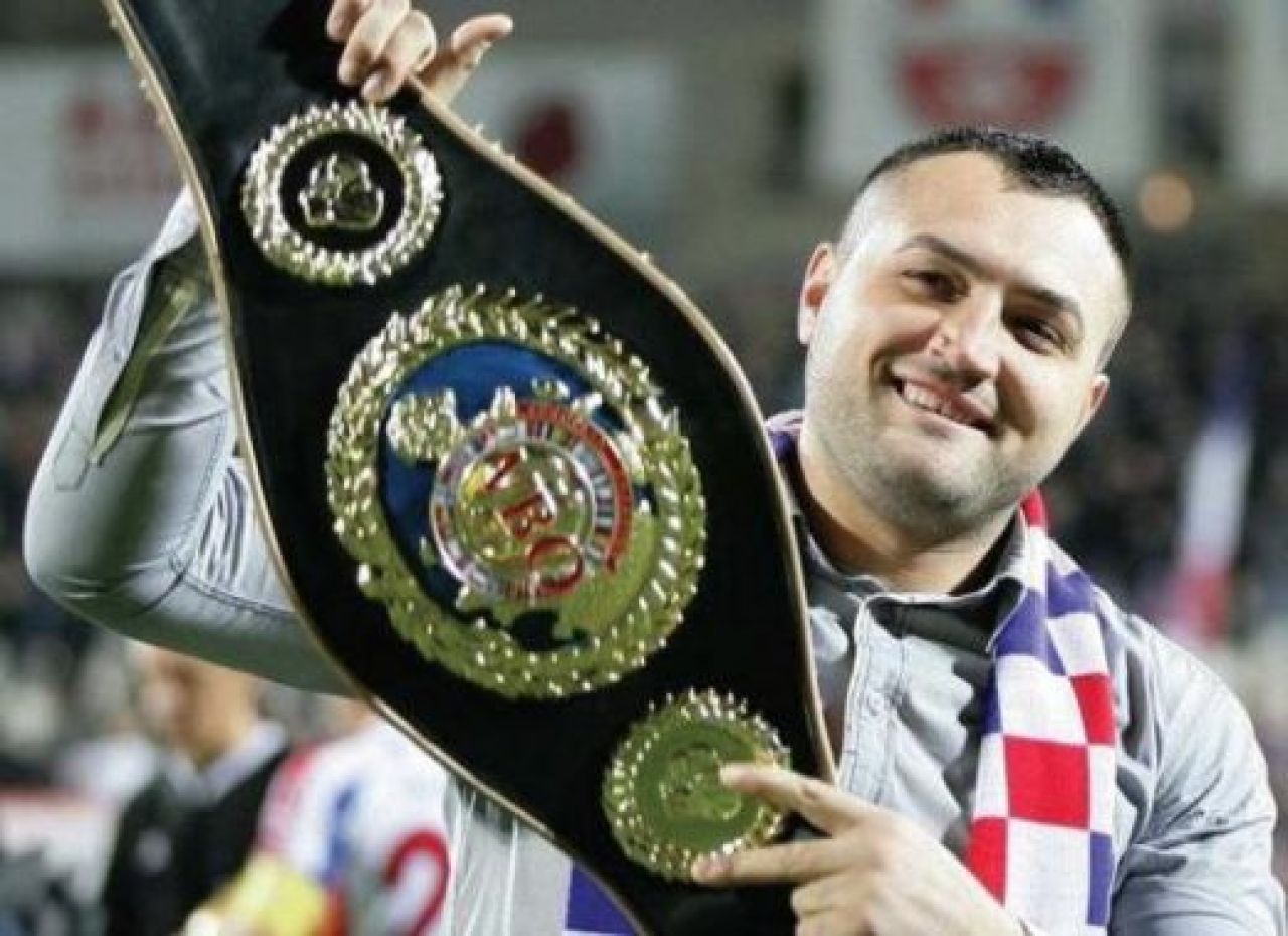 SA VINA Klitschko! Cristian Ciocan i-a dedicat victoria mamei sale: