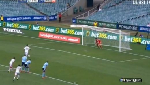 INCREDIBIL! Asta e cel mai PROST penalty din ISTORIE! Un jucator de MILIOANE s-a facut de ras cu o executie UMILITOARE! VIDEO