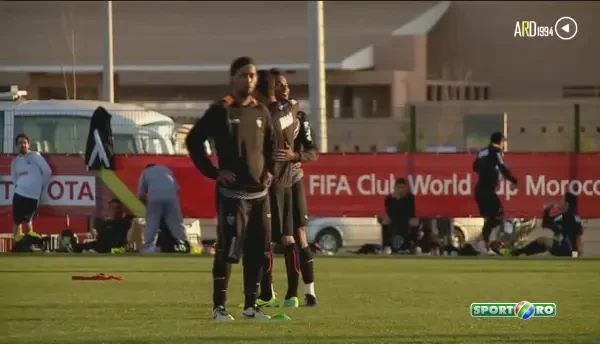 MAGIE! Ronaldinho, mai in forma ca niciodata! Scheme GENIALE la CM al cluburilor! Ce o asteapta pe Bayern. VIDEO