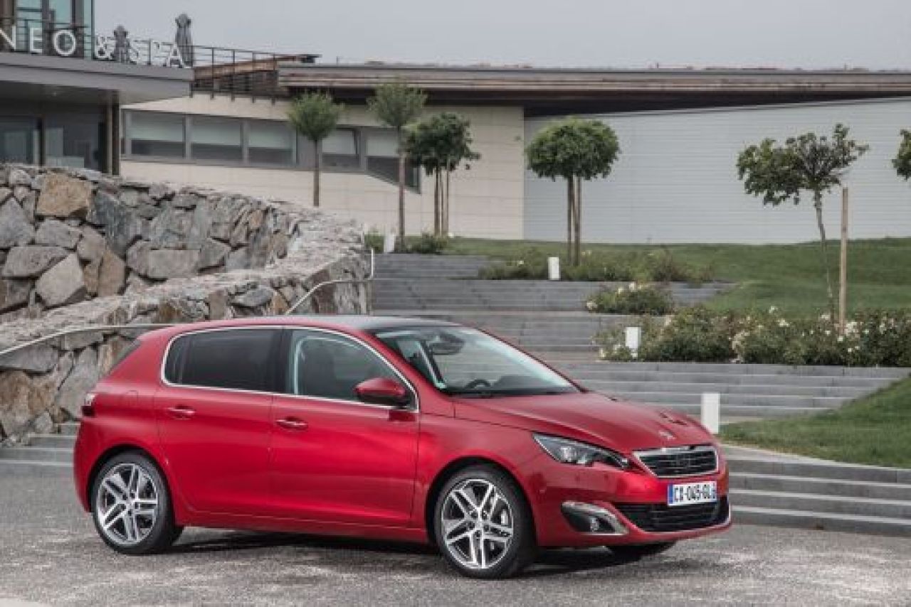 S-au anuntat finalistele la MASINA ANULUI 2014: Mecedes se bate cu BMW, Mazda si Tesla pentru premiul cel mare! Voteaza aici:_6