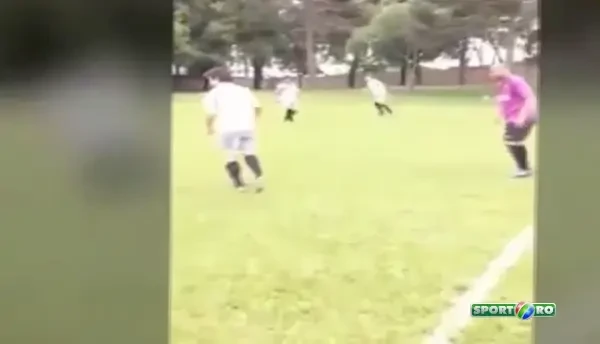 VIDEO Arata ca un BUTOI! Grasutul Adriano a revenit pe teren! La ce club va juca din nou