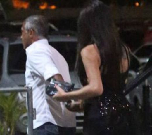 FOTO Nu le-a venit sa creada cand au vazut pe cine tine de mana! Romario i-a lasat masca pe brazilieni!