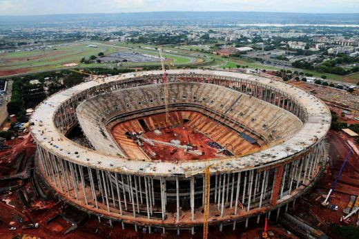 Secretele care ii sperie pe Ronaldo, Messi si Neymar! Pretul real platit pentru CM 2014! Oameni morti, sume uriase si jucatori care se SUFOCA! 