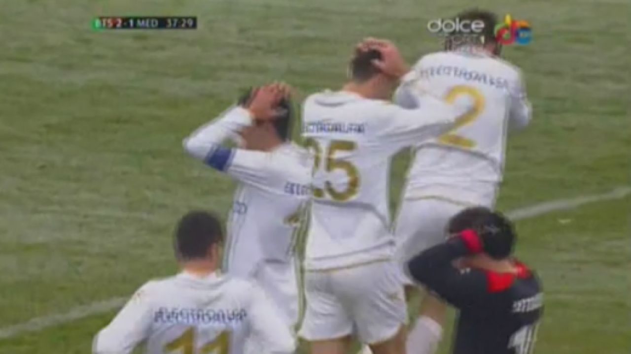 Scene SOCANTE in Liga I! Atac MONSTRUOS, piciorul i-a fost rupt si a izbucnit in lacrimi! Verdictul medicilor in cazul Dan Roman! Vezi cat lipseste de pe teren_2