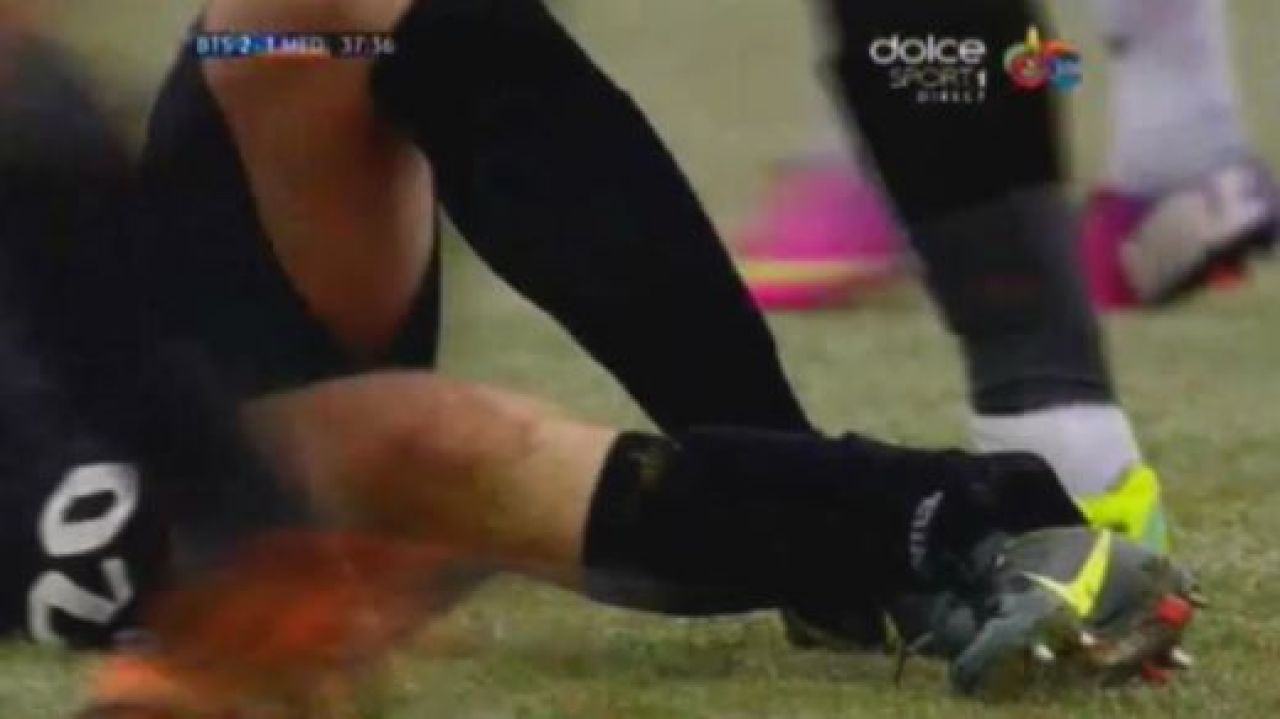 Scene SOCANTE in Liga I! Atac MONSTRUOS, piciorul i-a fost rupt si a izbucnit in lacrimi! Verdictul medicilor in cazul Dan Roman! Vezi cat lipseste de pe teren_3