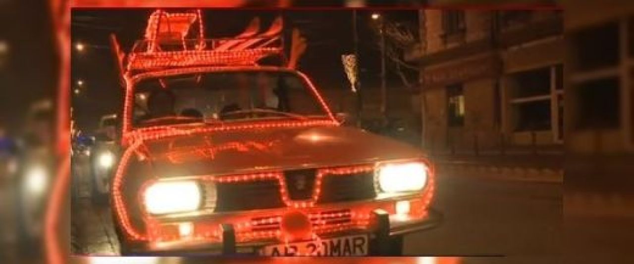 Tuning DEMENTIAL made in Romania! Un timisorean si-a facut din Dacie masina lui Mos Craciun :)) O sa razi mult! FOTO_3