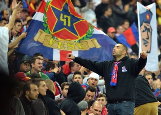 LIVE BLOG Cine e pe primul loc? | Stelistii vor fi descaltati la intrarea pe stadion! Tensiune maxima la Giurgiu: ultrasii au aprins torte_3