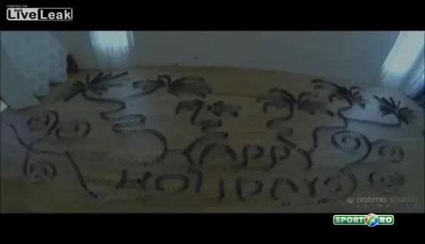 VIDEO: Ce faci cand te plictisesti si ai 2000 de iPhone-uri?! Ce NEBUNIE au facut niste americani! Vezi aici: