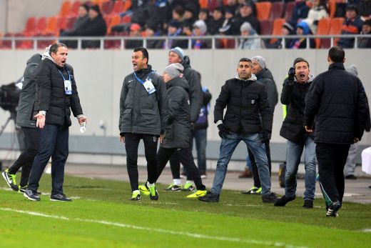 LIVE BLOG Cine e pe primul loc? | Stelistii vor fi descaltati la intrarea pe stadion! Tensiune maxima la Giurgiu: ultrasii au aprins torte_5
