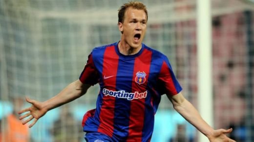 LIVE BLOG Cine e pe primul loc? | Stelistii vor fi descaltati la intrarea pe stadion! Tensiune maxima la Giurgiu: ultrasii au aprins torte_6