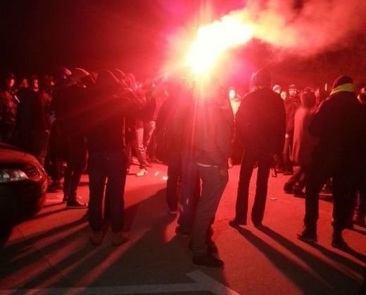 LIVE BLOG Cine e pe primul loc? | Stelistii vor fi descaltati la intrarea pe stadion! Tensiune maxima la Giurgiu: ultrasii au aprins torte_12