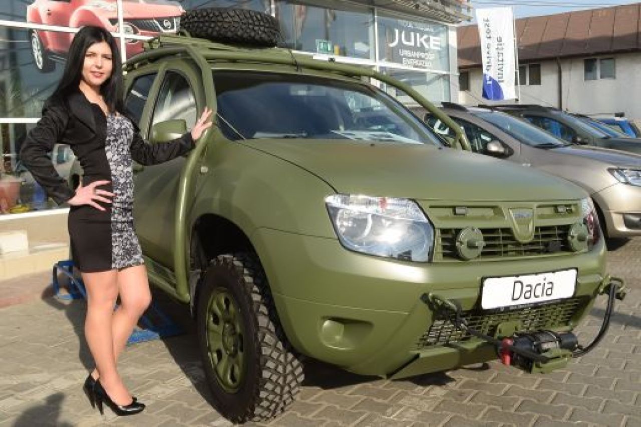 FOTO: Dacia pleaca la RAZBOI! Au aparut mai multe detalii despre Duster Army, prima Dacie dotata cu MITRALIERA!_1