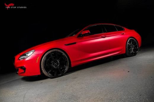 GALERIE FOTO: Cea mai tare metoda de a promova un BMW seria 6 Gran Coupe! Nu stii daca sa admiri masina sau femeile de langa :)_2
