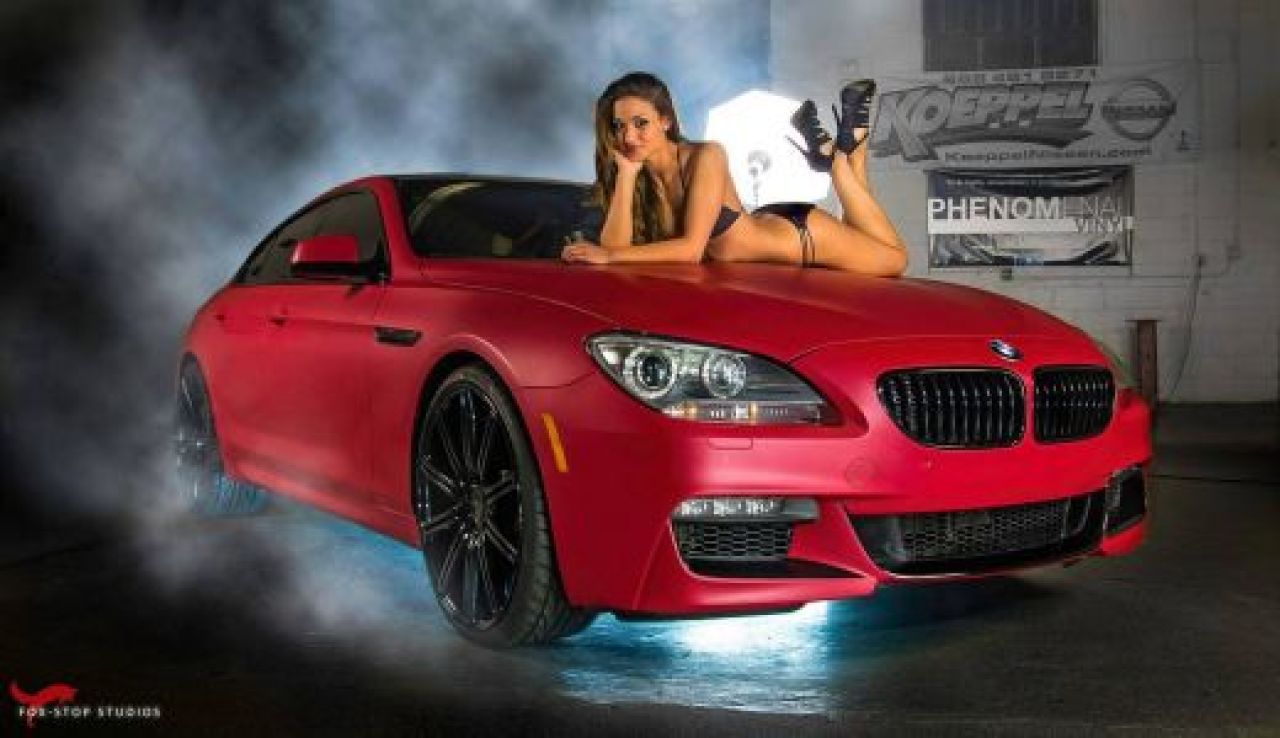 GALERIE FOTO: Cea mai tare metoda de a promova un BMW seria 6 Gran Coupe! Nu stii daca sa admiri masina sau femeile de langa :)_3