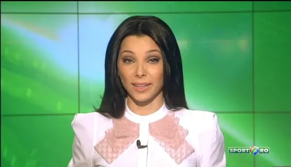 Petrolul e in vacanta, dar galeria NU doarme! In asteptarea lui Mutu, fanii Petrolului au aprins sala din Ploiesti cu torte, fumigene si artificii! VIDEO: