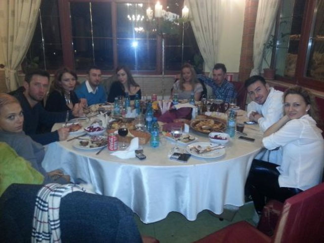 Un stelist l-a gasit pe Mos Craciun intr-un taxi din Bucuresti, altul a dat-o pe rock! Reghe petrece pe ROUTE 25! Campionii au asaltat Facebook-ul de Craciun!_1