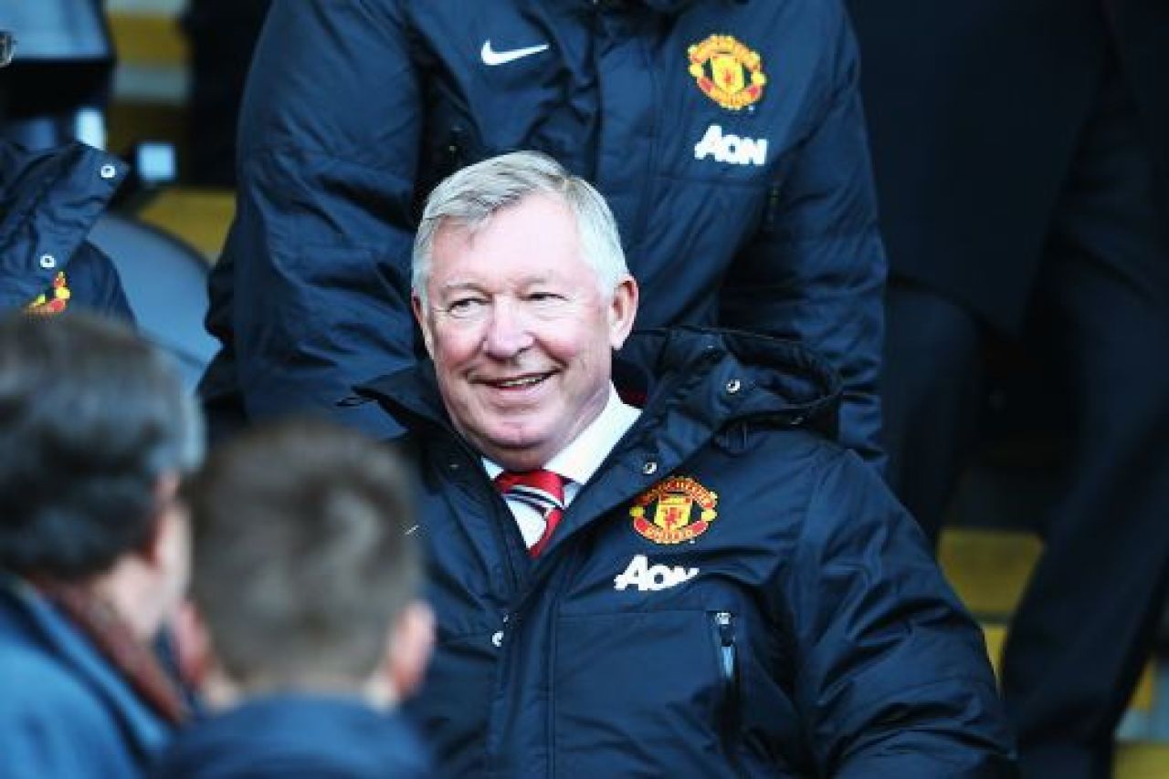 Aparitia zilei de Boxing Day! Ferguson, in echipament oficial, la meciul lui United! In minutul 13 a vrut sa-i ia locul lui Moyes pe banca :)_1