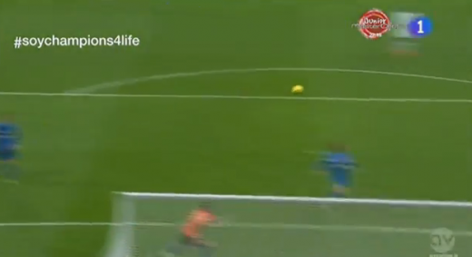 Mingea venea perfect si n-a putut sa se abtina de la asta! Ce gol absolut NEBUN a dat pustiul BIJUTERIE al lui Real Madrid in ultimul meci al anului