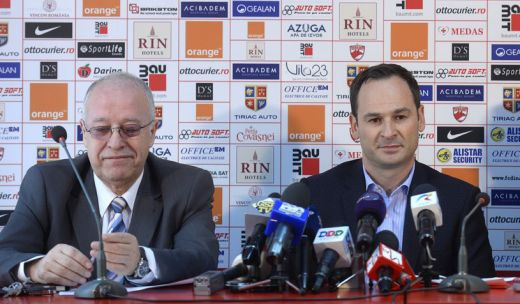 Un golgeter a venit in Romania sa semneze, Dinamo ezita sa-i mai dea contractul! Ultimele detalii de la negocieri si cine devine AZI dinamovist