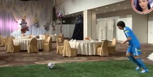 Ronaldinho, Messi si Ronaldo n-ar reusi NICIODATA asa ceva! Omul asta face lucruri SUPRANATURALE cu mingea! Ce a reusit acum e incredibil