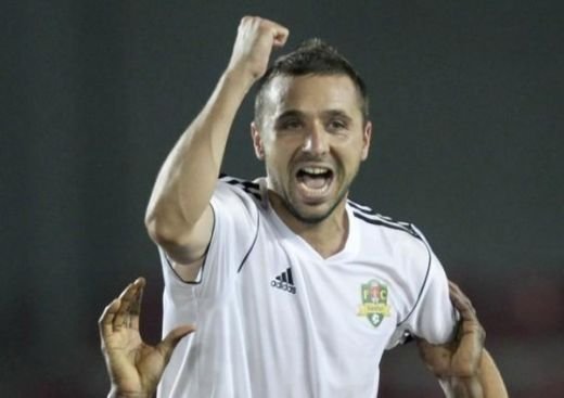 Mesaj GENIAL pentru Sanmartean! Ce e mai bine sa-ti cante: sarba in caruta sau imnul Champions League? :)) E cerut de urgenta la Steaua! Cine iese din echipa: