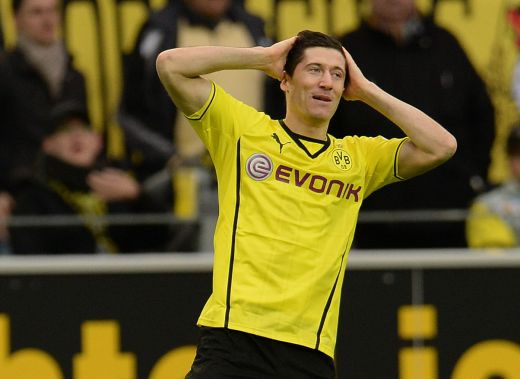 Lewandowski traieste IN TEROARE pana la vara! Polonezul e gata sa-si angajeze bodyguarzi si se fereste de fani, insa va trebui sa joace pe Westfallen pana la vara!