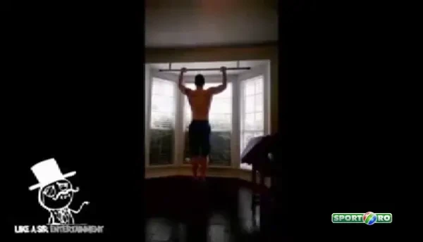 DE SEZON! :) Vrei sa mergi la sala in 2014? NU face ca ei! Cei mai mari loseri filmati in salile de forta! VIDEO: