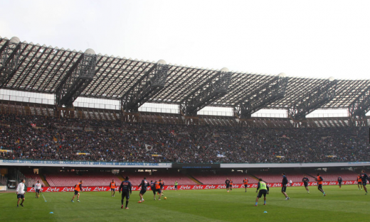 AMORE! 20.000 de suporteri, la antrenamentul lui Napoli! Higuain, Reina si Benitez, primiti ca niste eroi. VIDEO