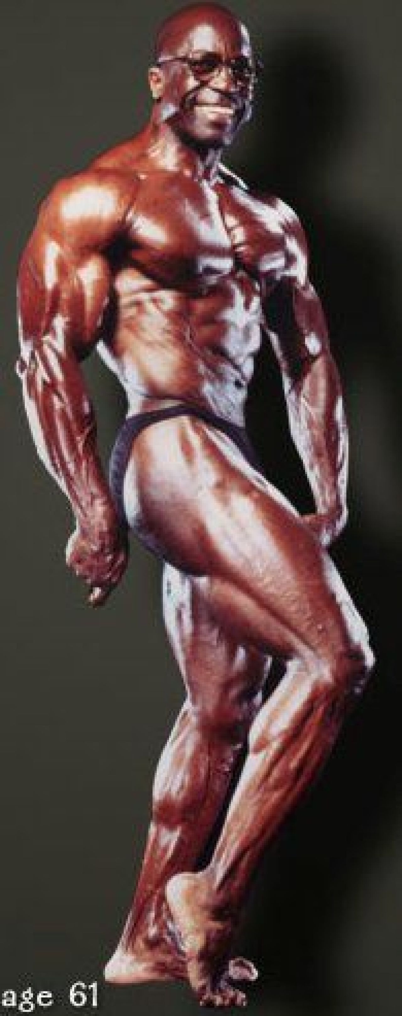 Un culturist iti explica SECRETUL unui corp perfect: Are 78 de ani, e vegan si arata BESTIAL! Vezi cum arata pe langa Arnold:_5