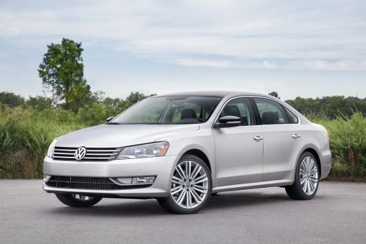 FOTO: Volkswagen a lansat noul Passat SPORT! Limuzina nemteasca primeste mai multi cai putere!  Primele imagini_4