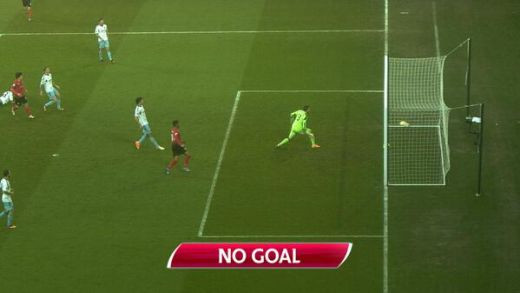 Faza inceputului de an in Premier League! Oriunde altundeva in lume iesea un scandal urias! Ce s-a intamplat la meciul unui roman: