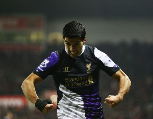 FABULOS! Suarez a imitat celebrul gest al lui Balotelli dupa ce a devenit cel mai tare golgheter din Europa! Imagine senzationala dupa golul de astazi:_4