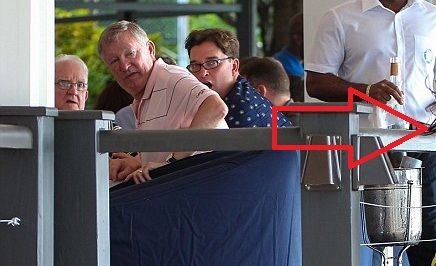 FOTO Ferguson si-a luat ADIO de la fotbal! A lasat Balonul de Aur pentru plaja din Barbados! Cine l-a lasat cu gura cascata:_8