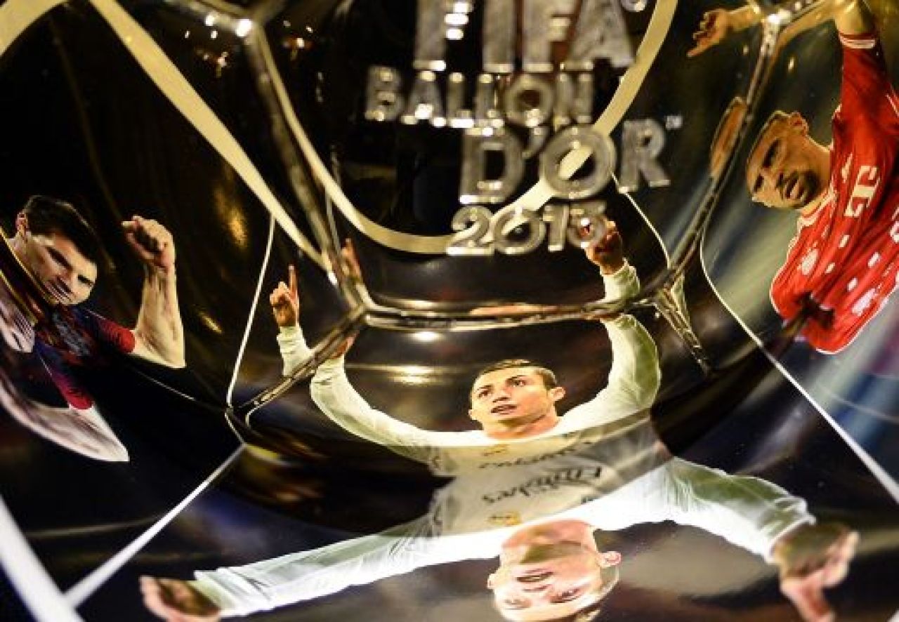 LIVEBLOG #BalonulDeAur | Cristiano Ronaldo a castigat Balonul de Aur pentru a 2-a oara in cariera: